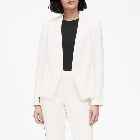 Banana Republic Jackets & Blazers - Banana Republic Blazer